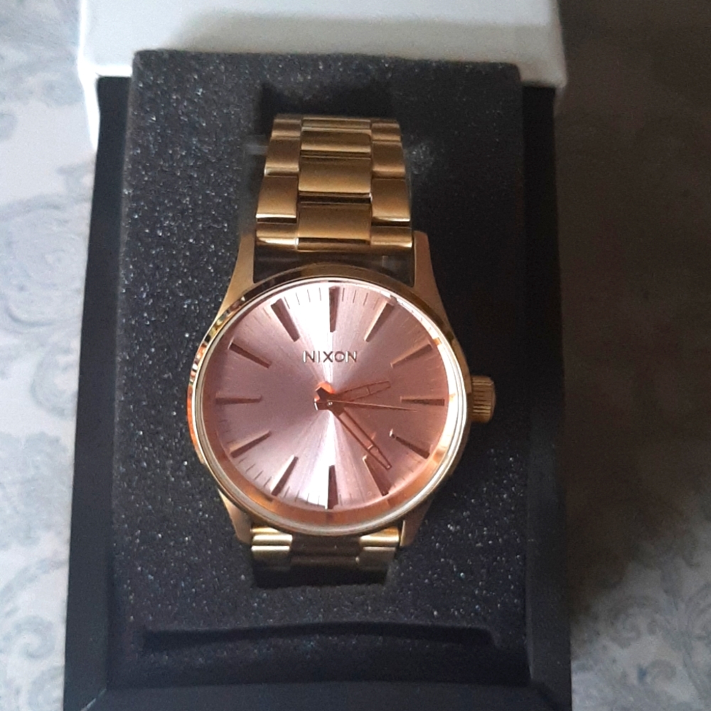Nixon 🌸Sentry 38 🌸SS 🌸*NIB* 🌸Light Gold & Pink Watch🌸 - Picture 1 of 8